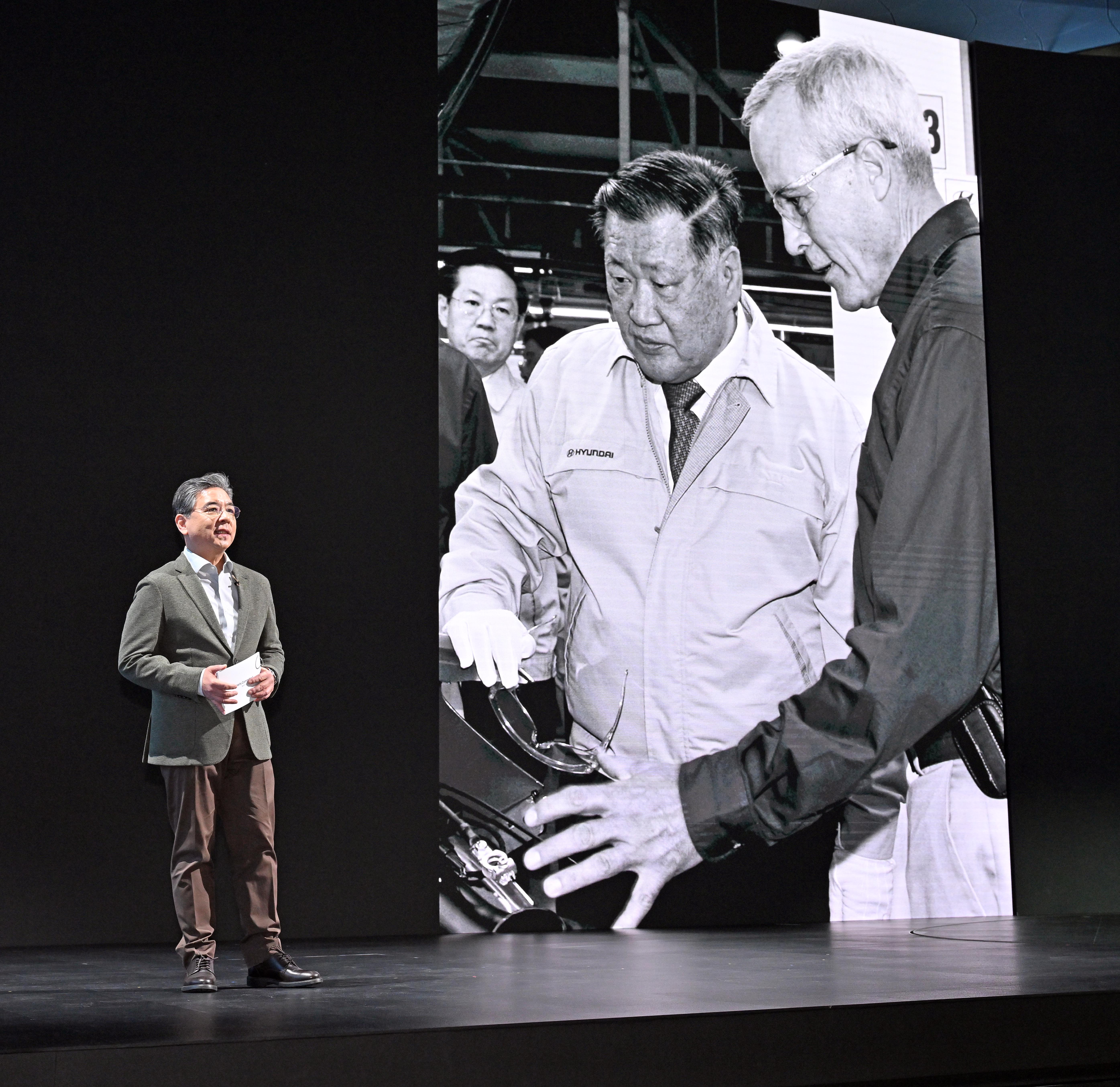 31일 현대 모터스튜디오 고양에서 진행된 행사에서 발표 중인 현대차 장재훈 사장. 사진=현대자동차