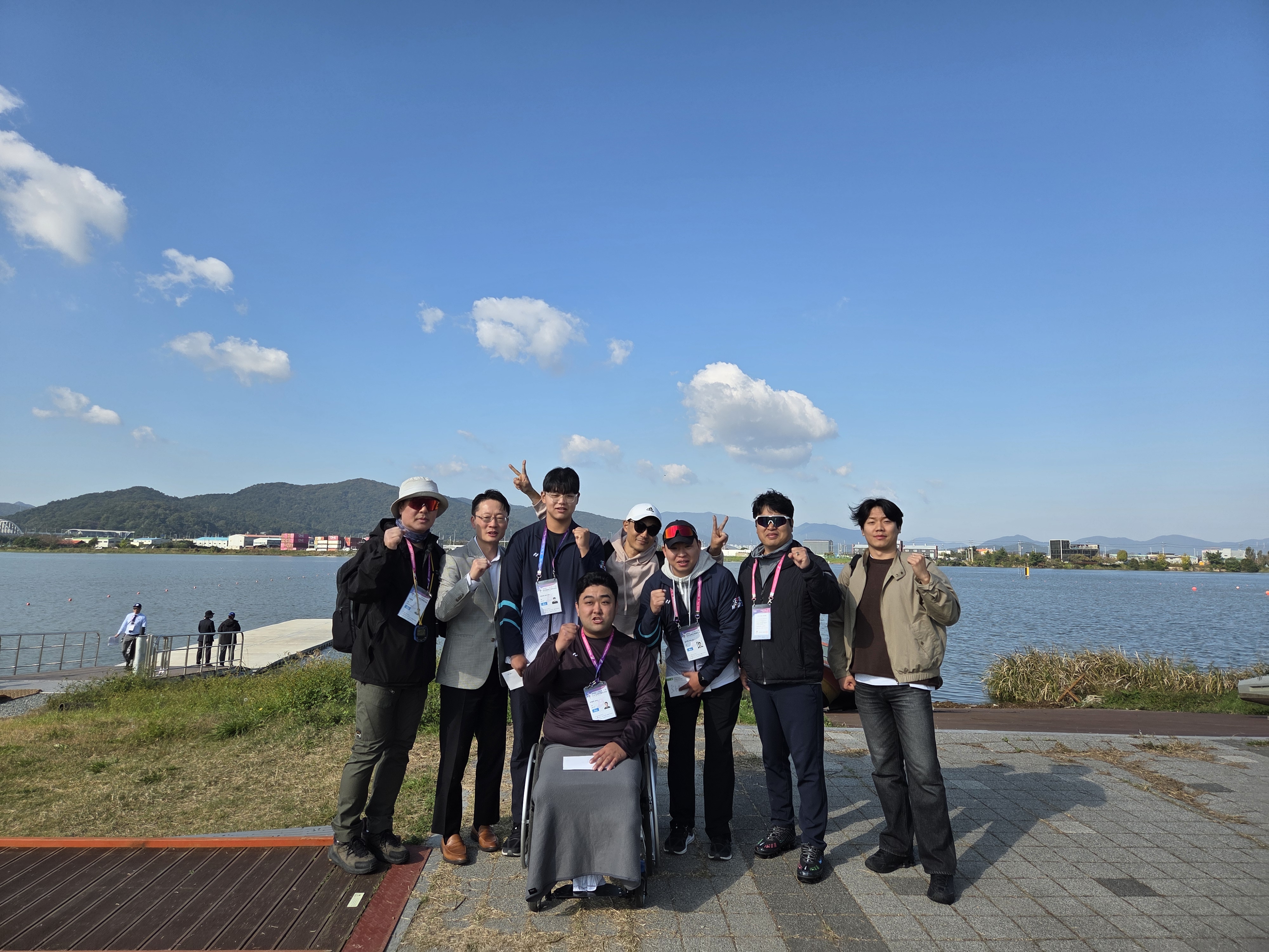 SH 장애인조정팀 선수단과 스태프들이 파이팅을 외치고 있다. 출처=서울주택도시개발공사(SH)