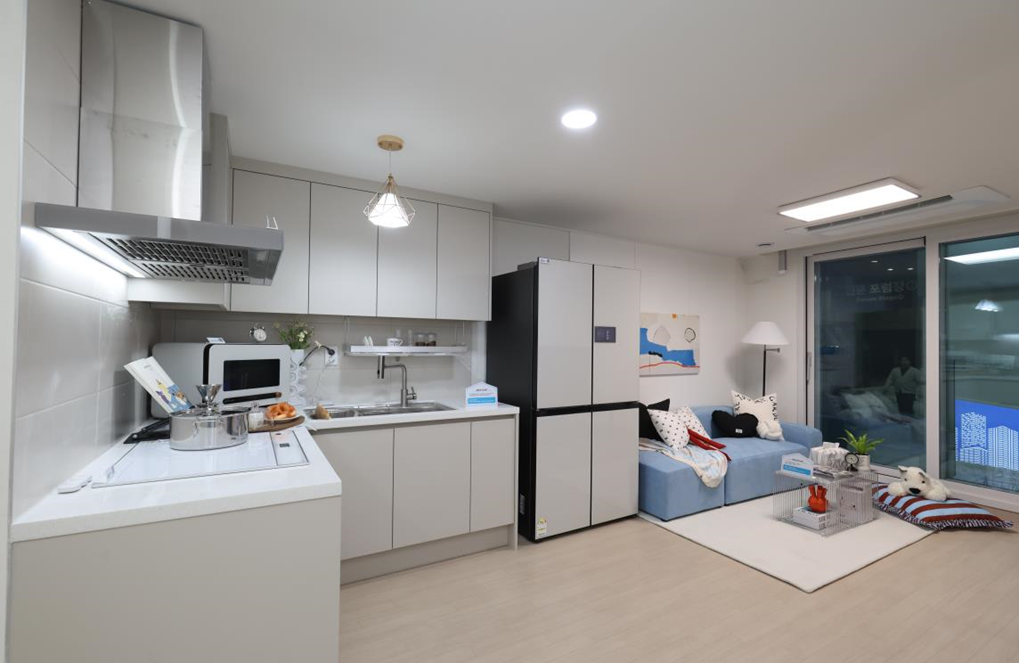 국토부는 한국토지주택공사(LH)와 5일부터 7일까지 경기 일산 킨텍스 ‘2025 스마트건설·안전·AI 엑스포’에서 모듈러주택 전시홍보관을 선보였다. 사진=국토교통부