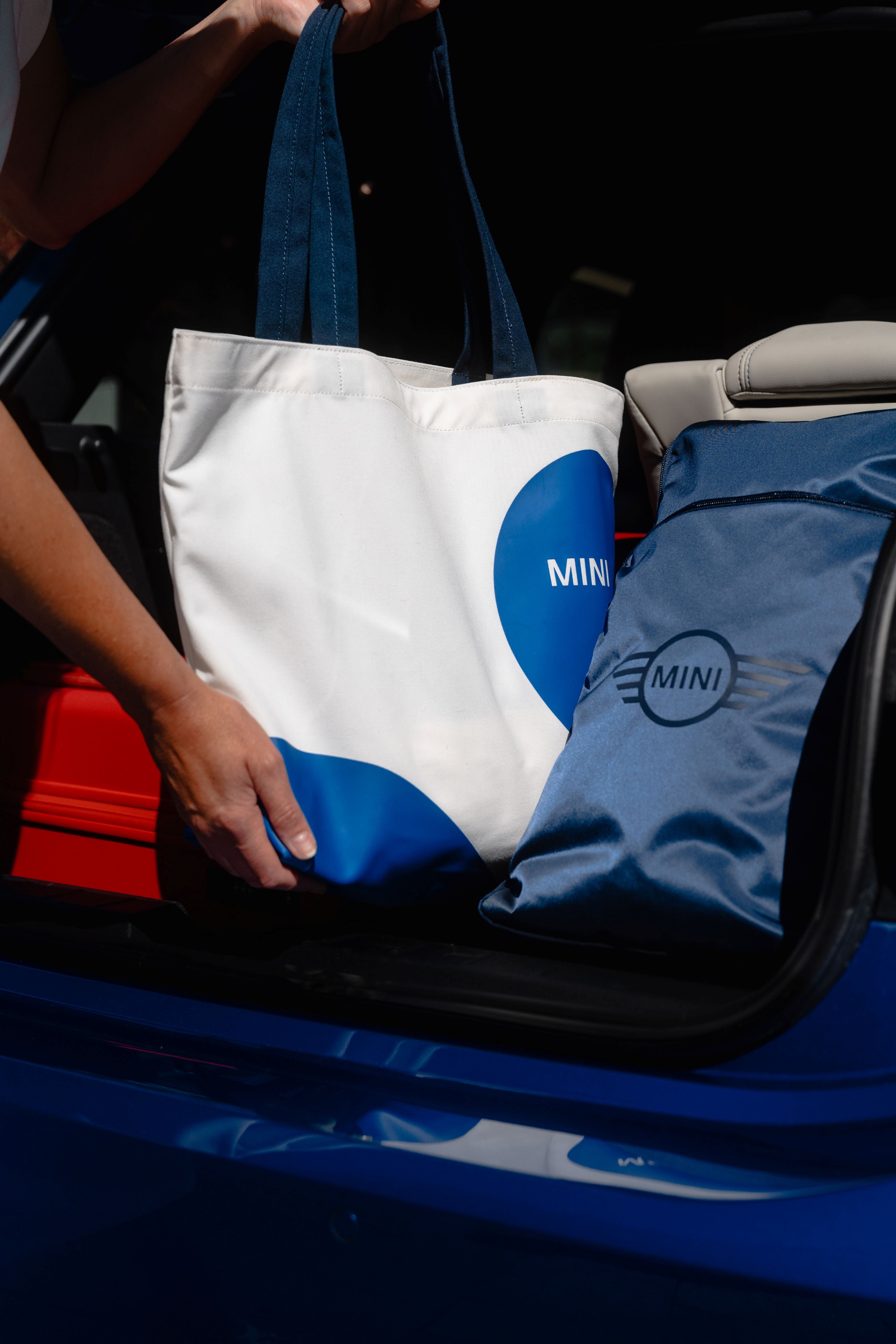 BMW 그룹 코리아가 블랙 프라이데이를 맞아 차량 액세서리와 라이프스타일 가방을 할인 판매한다. =사진: BMW 그룹 코리아