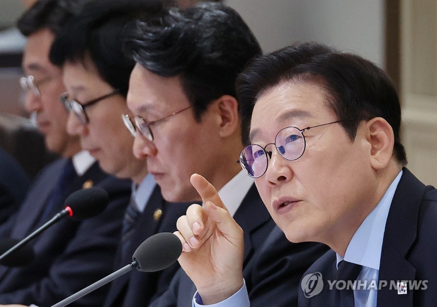 이재명 대통령이 11일 용산 대통령실에서 열린 국무회의에서 발언하고 있다. 사진=연합뉴스.