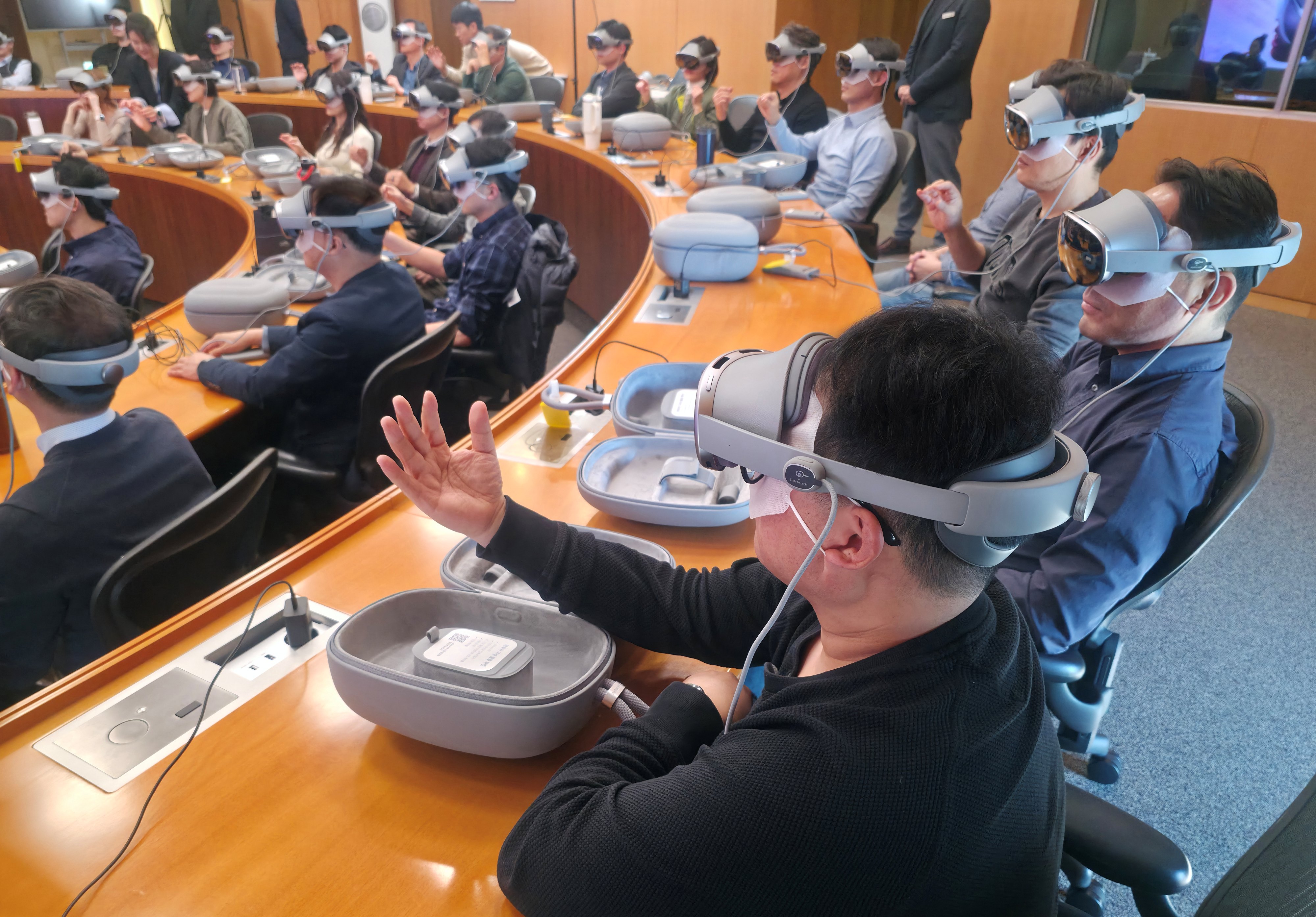 삼성인력개발원, '갤럭시 XR' 활용 AI· XR 결합 차세대 기업교육 도입. 사진=삼성전자