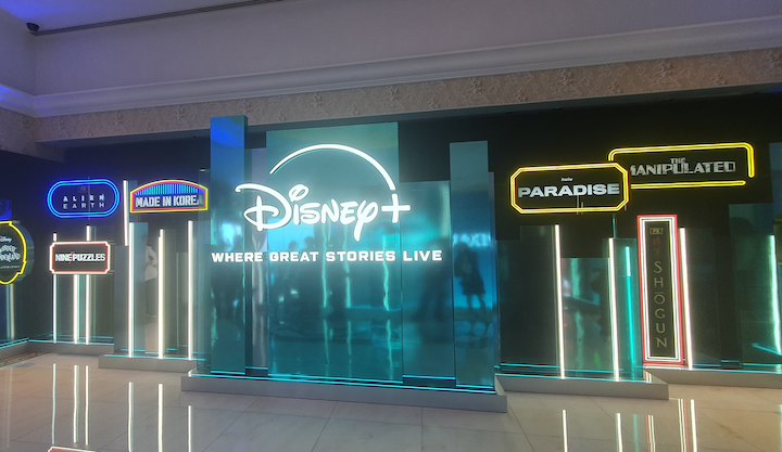 글로벌 스트리밍 플랫폼 디즈니+가 11월 13일 홍콩 디즈니랜드 호텔의 신데렐라 볼룸에서 ‘디즈니+ 오리지널 프리뷰 2025’를 개최한다. 사진 = 행사장 입구.