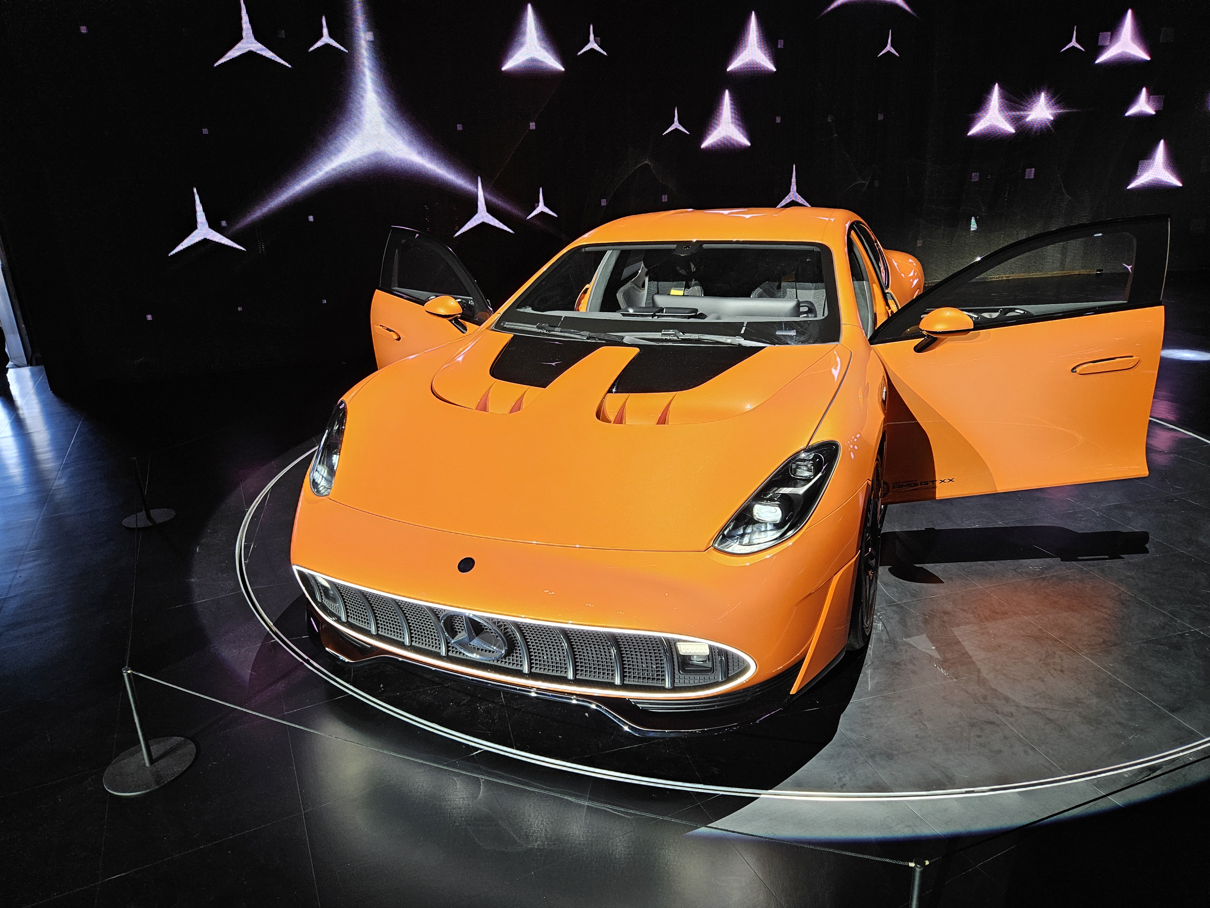 AMG GT XX는 24시간 전기차 주행 신기록을 달성하며 전기차 성능의 기준을 정의했다. 사진=최은총 이코노믹리뷰 기자