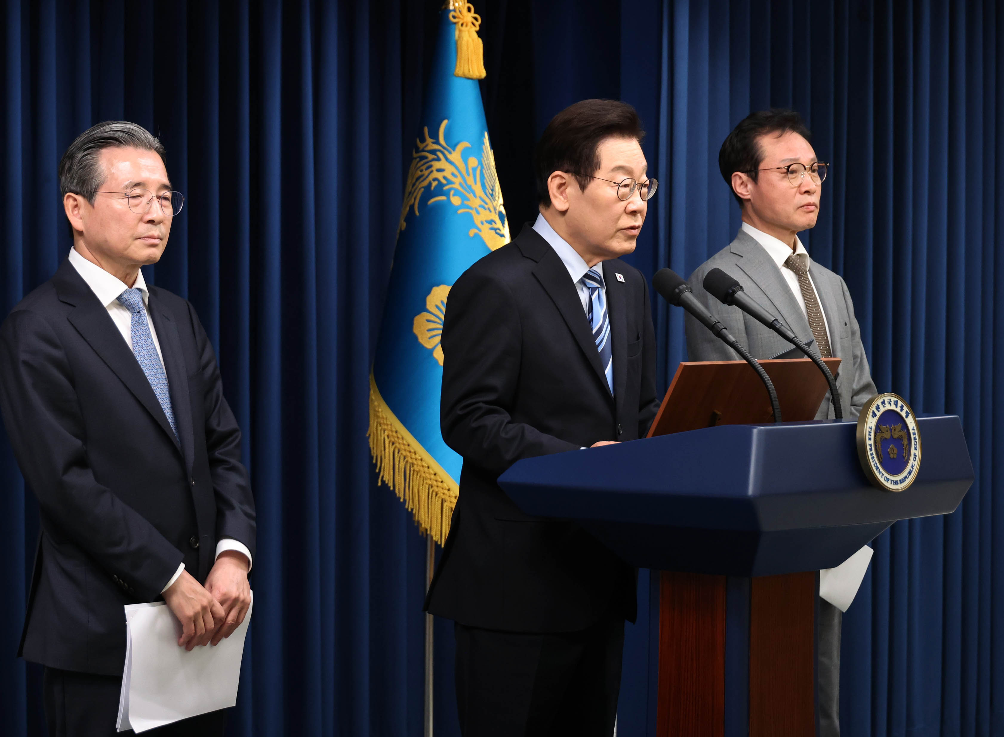 이재명 대통령이 14일 서울 용산 대통령실 기자회견장에서 한미 팩트시트 타결과 관련해 발표하고 있다. 사진=연합뉴스