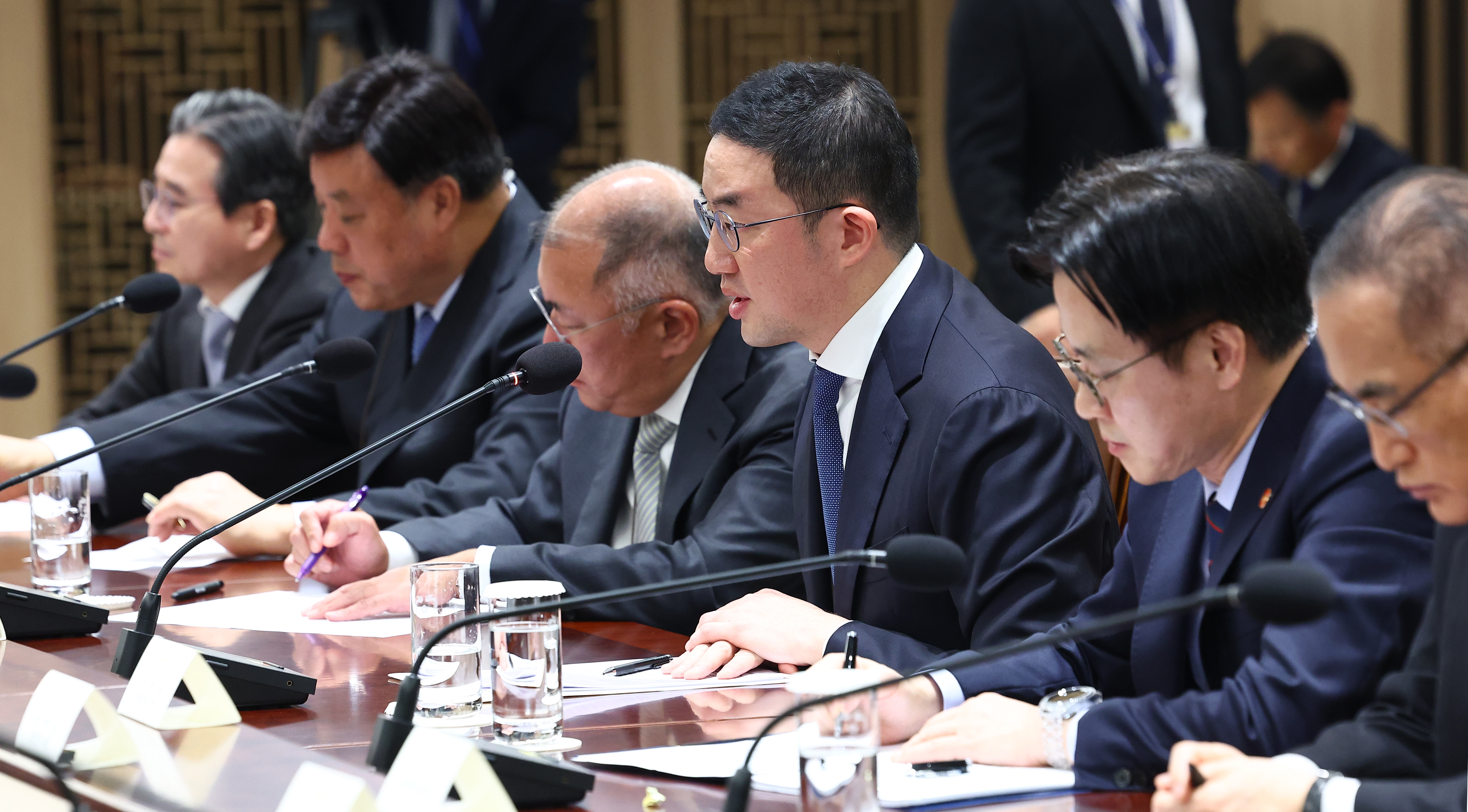 구광모 LG그룹 회장이 16일 용산 대통령실에서 열린 한미 관세협상 후속 민관 합동회의에서 발언하고 있다. 사진=연합뉴스