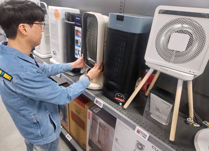 이마트가 난방가전과 방한용품들을 할인 판매하는 난방가전·방한용품 기획전 행사를 진행한다. 사진=이마트