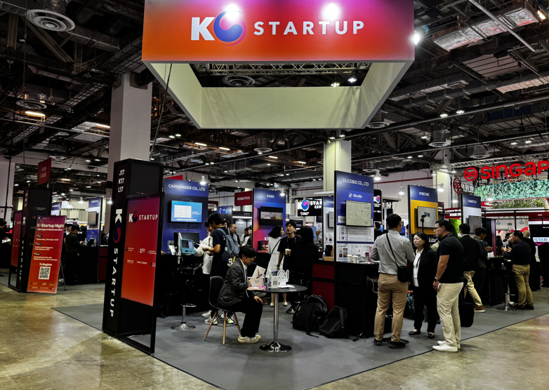 '싱가포르 기술·혁신주간(SWITCH) 2025' 현장 부스 모습. 출처=창업진흥원