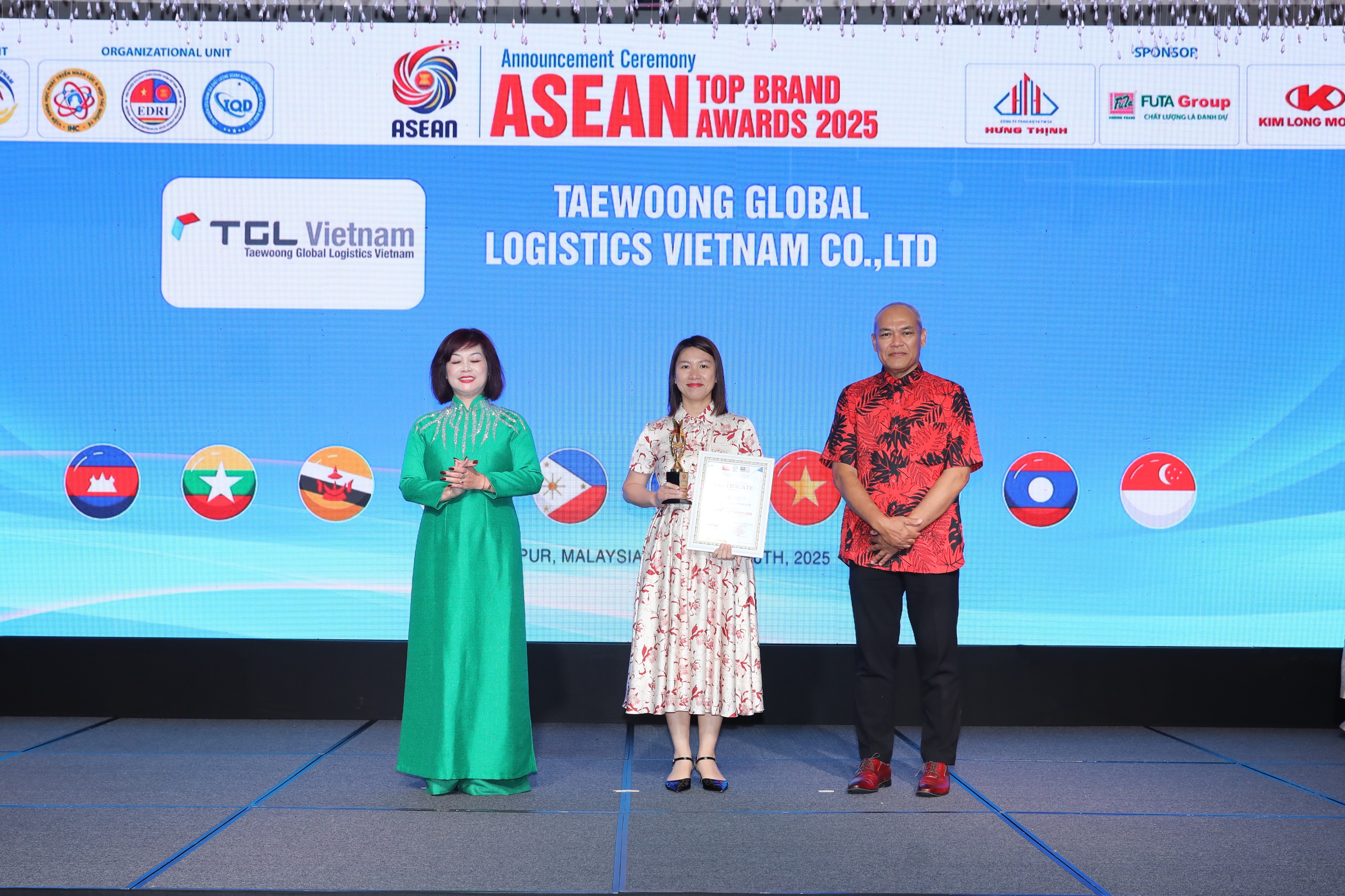 태웅로직스 '아세안 톱10 브랜드상' 수상 현장. 사진=태웅로직스