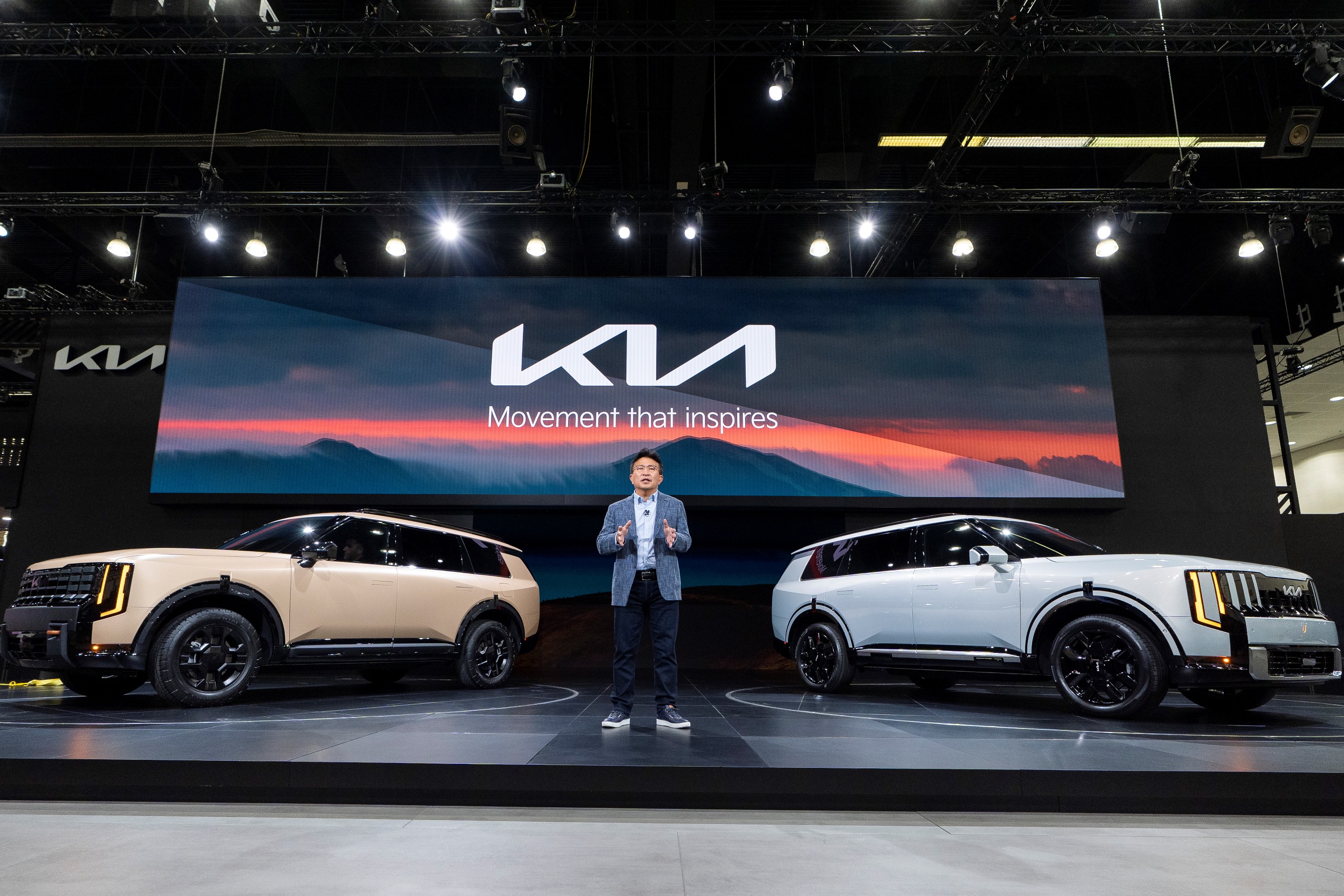 기아가 현지시간 기준 20일(목) 미국 로스앤젤레스 LA 컨벤션 센터에서 열린 ‘2025 LA 오토쇼’ 보도발표회를 통해 ‘올 뉴 텔루라이드’를 세계 최초로 공개했다. 사진=현대차그룹