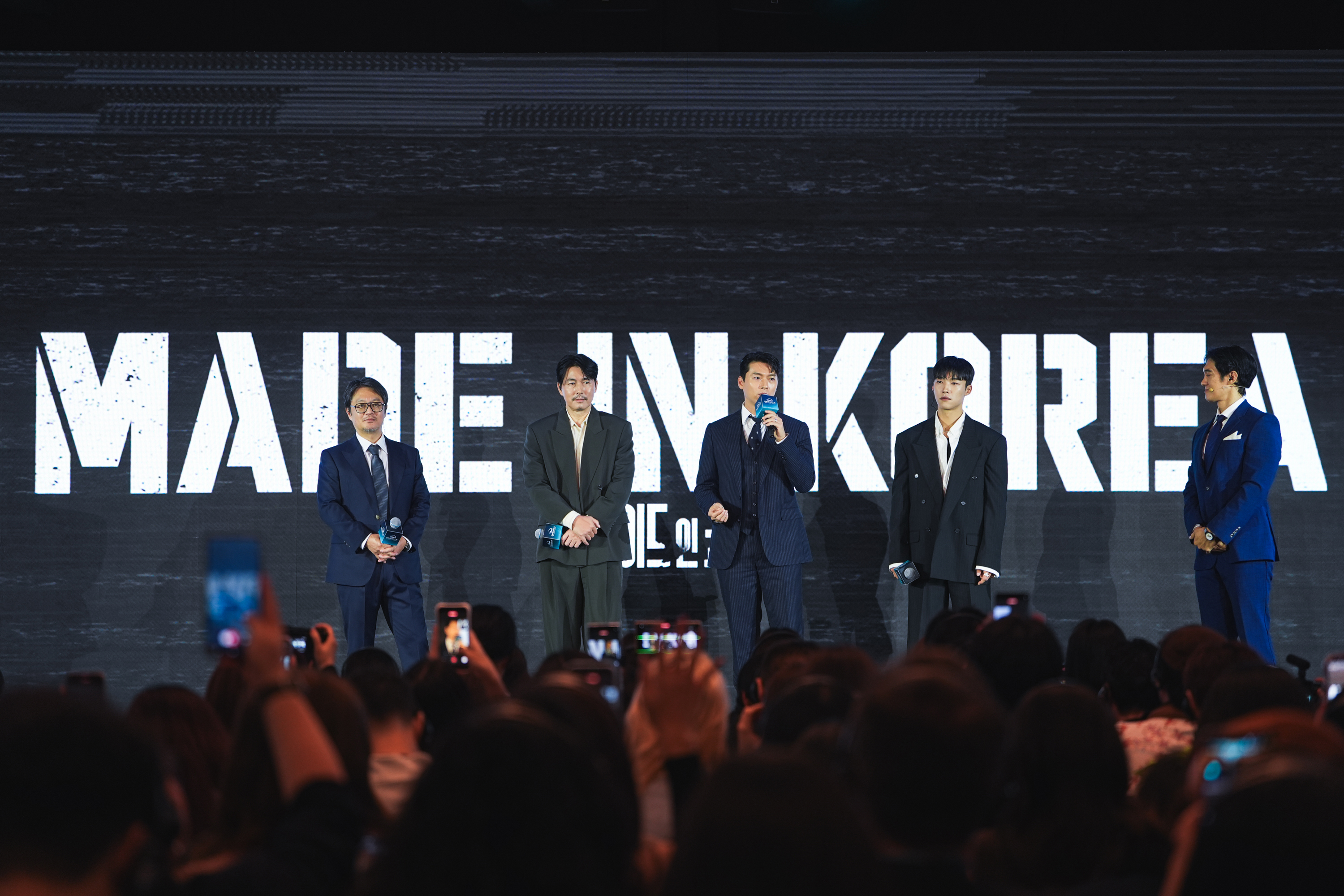 ‘메이드 인 코리아’의 현빈, 정우성, 우도환 배우와 우민호 감독이 ‘디즈니+ 오리지널 프리뷰 2025’에 참석했다. 사진 제공=월트디즈니 컴퍼니.