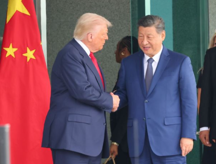 트럼프 미국 대통령과 시진핑 중국 국가주석이 악수하고 있다. 사진=연합뉴스