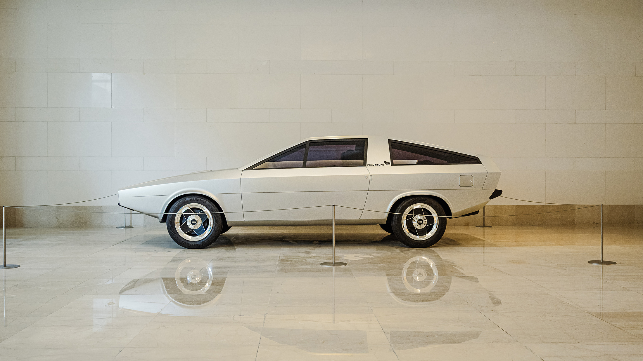 해비치 컨셉카 전시 포니 쿠페