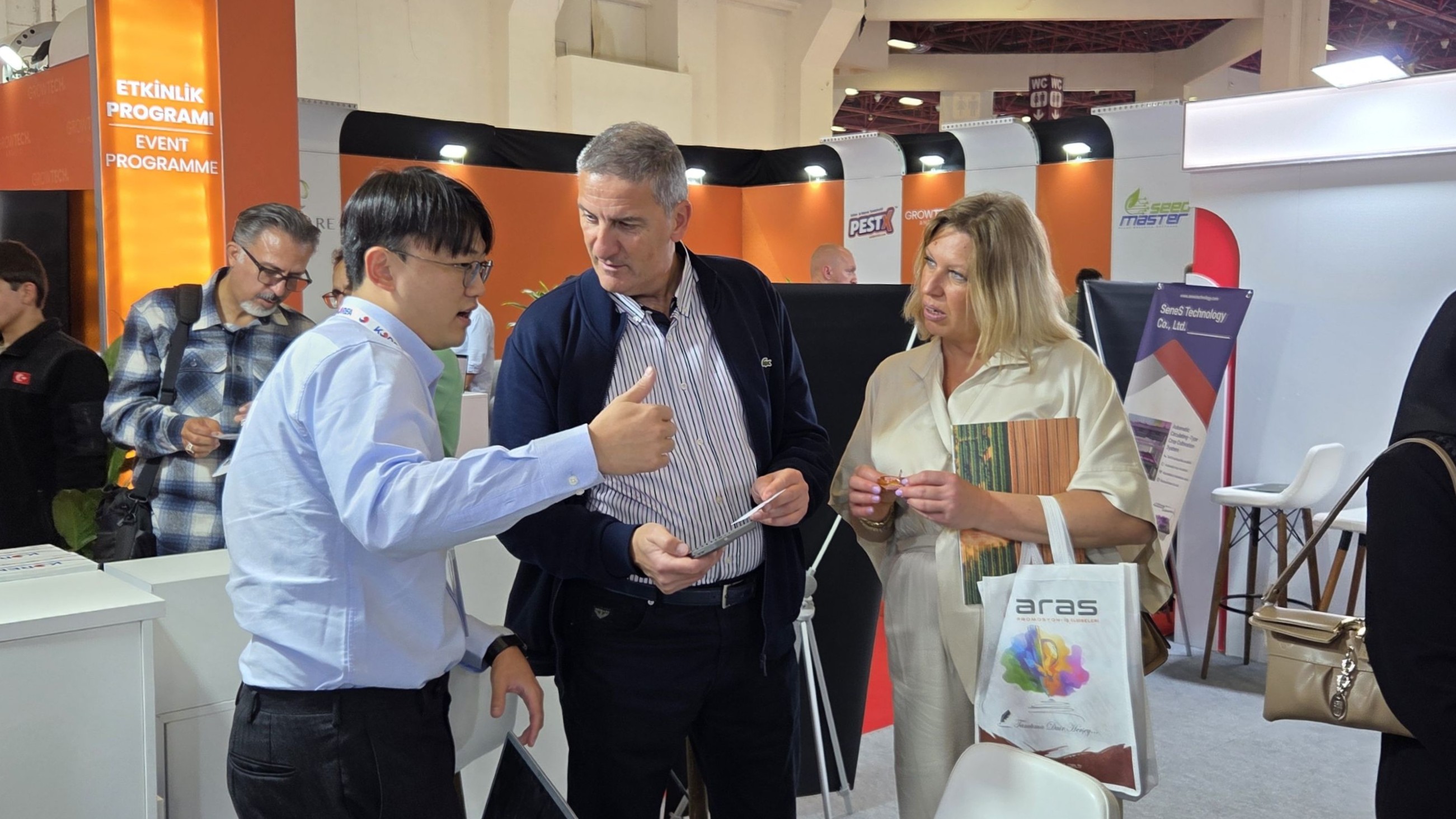 농림축산식품부와 한국농어촌공사는 지난 18일부터 21일까지 튀르키예 열린 '2025년 튀르키예 안탈리아 농업박람회'에 국내 농기자재 기업 20개 사와 함께 한국관을 운영했다. 출처=한국농어촌공사