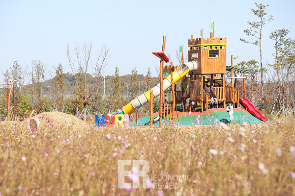 경기 파주 임진각 관광지 내 어린이 놀이시설인 ‘평화누리 모험놀이시설'이 지난 21일 개장했다. 사진=임형택기자
