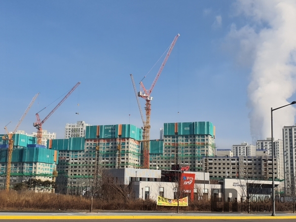 경기도 양주시 일대 건설현장. 사진=이코노믹리뷰 우주성 기자