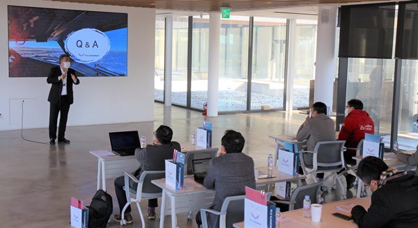 30일 양양 본사에서 사업계획 설명회를 진행하는 주원석 플라이강원 대표. 출처=플라이강원