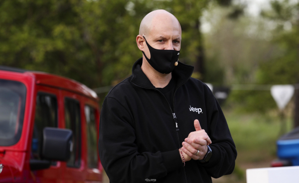 10일 오후 강원도 양양 오토캠핑장에서 열린 '지프 캠프 2021'Q&A에서 제이크 아우만 지프코리아 사장이 기자들 질문에 답변하고 있다.사진=박재성 기자