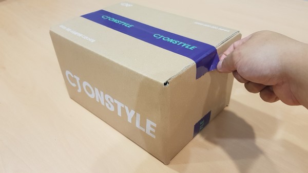 CJ온스타일은 ‘이지 오픈 테이프’를 도입했다. 출처=CJ온스타일