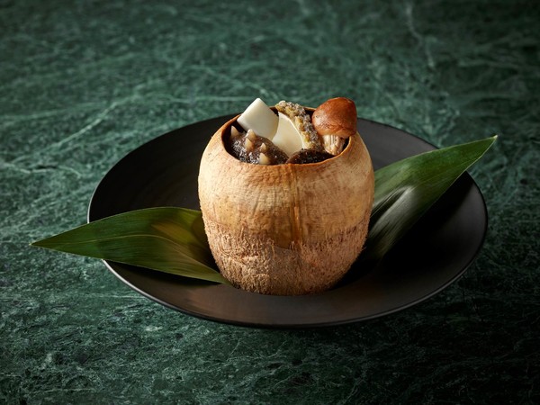 조선 팰리스 코코넛 불도장. 출처=조선호텔앤리조트