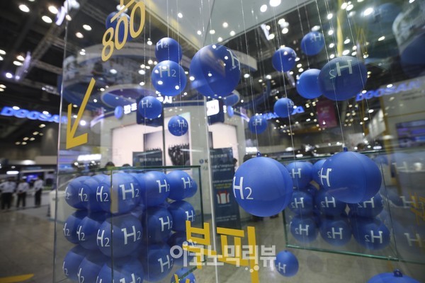 8일 고양시 킨텍스 2전시장에서 '2021 수소모빌리티쇼가 열리고 있다.사진=박재성 기자