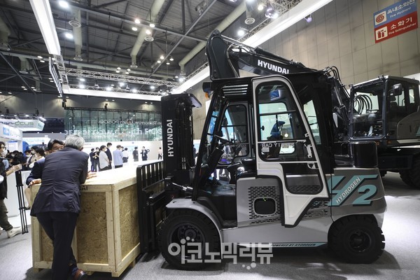 8일 고양시 킨텍스 2전시장에서 '2021 수소모빌리티쇼가 열리고 있다.사진=박재성 기자