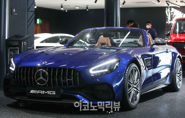 AMG 서울에서만 만나볼 수 있는 AMG 서울 에디션 'AMG GT C Roadsrer'. 사진=임형택기자