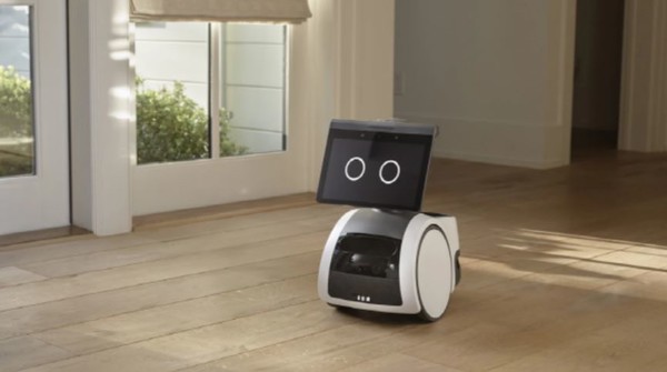 아마존이 새롭게 선보인 가정용 인공지능 로봇 아스트로. 출처= 아마존