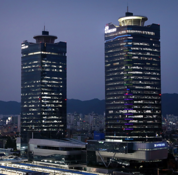 국가철도공단 본사 야경모습.출처=국가철도공단.