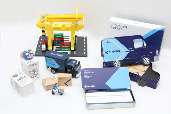 한진이 지난 3일 출시한 브랜드 굿즈. 출처=한진