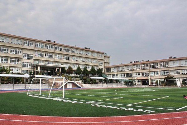 그린스마트 미래학교 대상 학교 중 하나인 울산 방어진초등학교 전경. 사진=울산시