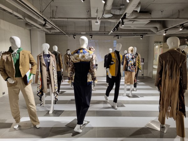 LF&어플릭시의 업사이클링 프로젝트 라인 전시. 사진=이솜이 기자