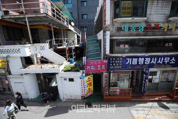 대통령직 인수위원회가 세금을 회피하는 외국인 다주택자에 대한 검증 강화 방안을 추진하고 있다.중국인 거주비율이 높은 27일 서울 구로구 구로동 대림역 일대 모습 사진=박재성 기자