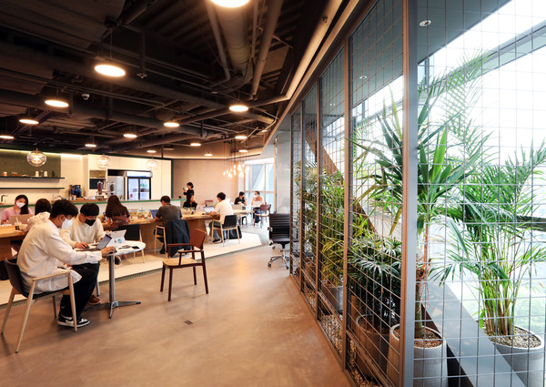 서울 종로구 공평동 종로타워에 출범한 'SK그린캠퍼스'의 공유오피스 풍경. 출처= SK