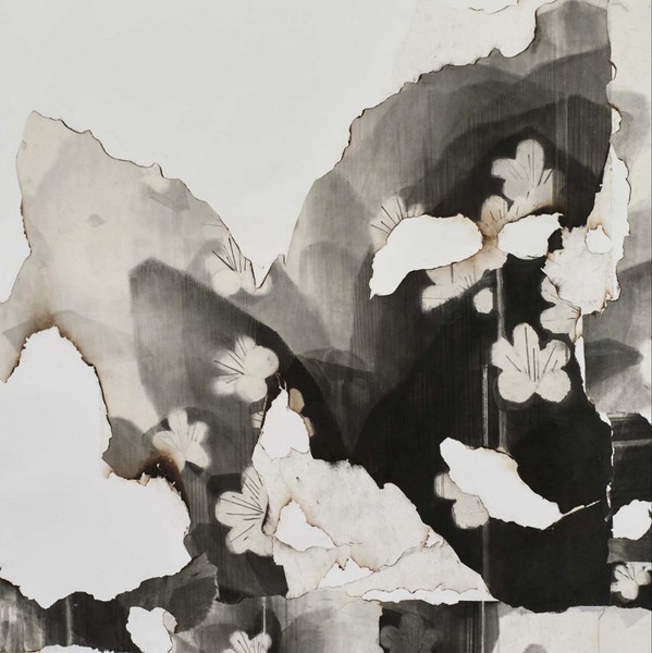 Creation& Extinction, 114×114㎝ Colored Korean ink on paper, burning, 2018