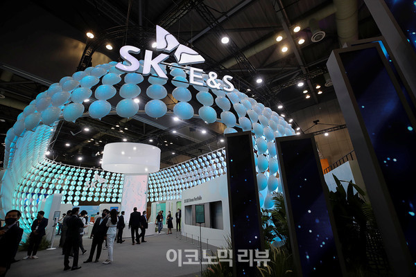 31일 경기도 고양시 킨텍스에서 열린 'H2 MEET 2022' 전시회에서 SK E&S가 차세대 수소 기술을 선보이고 있다. 사진=박재성 기자