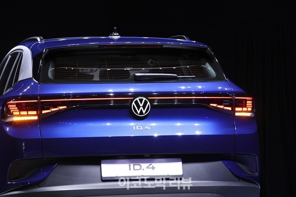폭스바겐코리아가 15일 서울 광진구 그랜드 워커힐 서울에서 폭스바겐의 첫 순수 전기 SUV, '디 올-일렉트릭 ID.4(The all-electric ID.4)'를 선보이고 있다.사진=박재성 기자