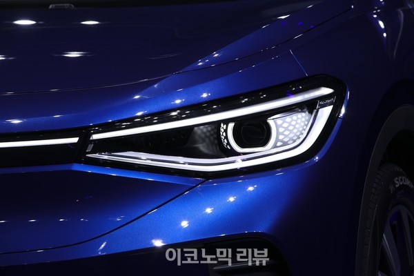 폭스바겐코리아가 15일 서울 광진구 그랜드 워커힐 서울에서 폭스바겐의 첫 순수 전기 SUV, '디 올-일렉트릭 ID.4(The all-electric ID.4)'를 선보이고 있다.사진=박재성 기자
