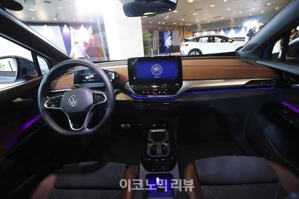 폭스바겐코리아가 15일 서울 광진구 그랜드 워커힐 서울에서 폭스바겐의 첫 순수 전기 SUV, '디 올-일렉트릭 ID.4(The all-electric ID.4)'를 선보이고 있다.사진=박재성 기자