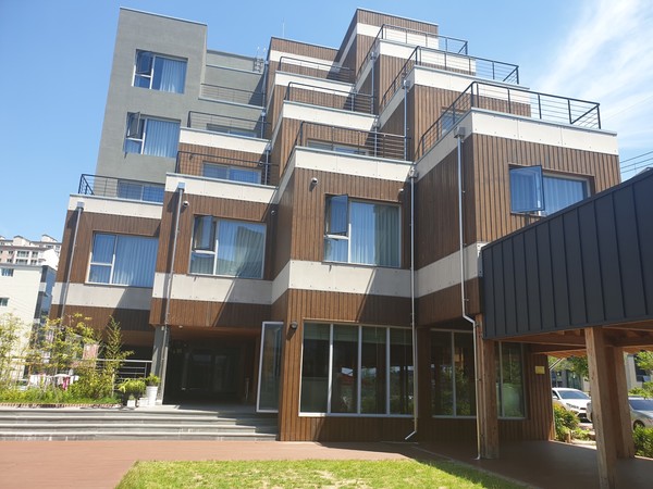 국립산림과학원 한그린 목조관 전경.출처=산림청