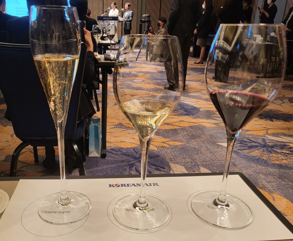 대한항공 신규 샴페인, 화이트와인, 레드와인 = 이코노믹리뷰