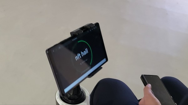 왼쪽의 태블릿. 사진=최진홍 기자