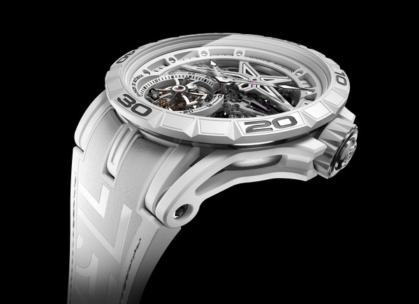 사진: ROGER DUBUIS