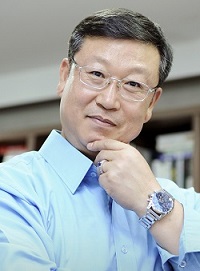 권동철 미술전문기자