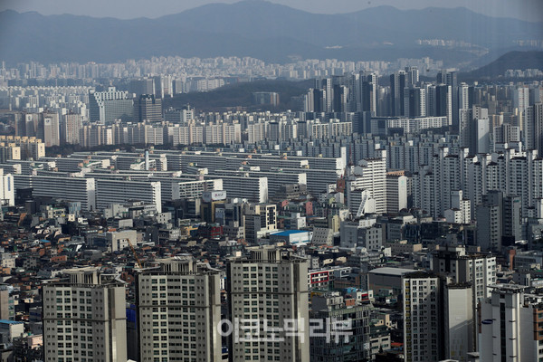 서울 강남구 역삼동 일대에서 바라본 아파트 전경.출처=이코노믹리뷰