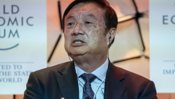 런정페이 화웨이 창업주가 다보스 포럼에서 발언하고 있다. 출처=연합뉴스