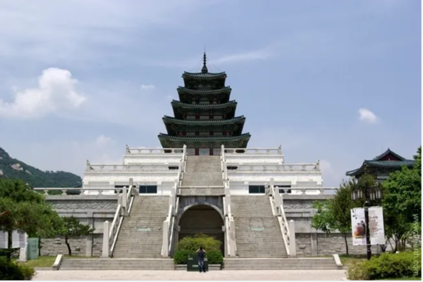 본관 건축물 전경.출처=국립민속박물관