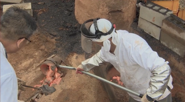 국립중원문화재연구소에서 고대 제철작업 복원 연구를 진행하고 있다. 출처=유튜브 캡처