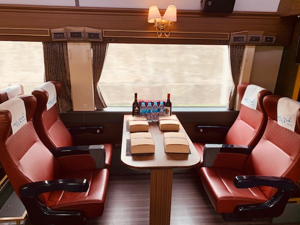 국악와인열차 내부 모습.출처=코레일