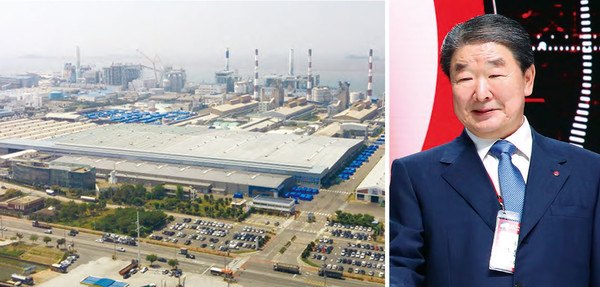 LX인터내셔널이 인수한 한국유리공업 군산공장 전경. 구본준 LX홀딩스 회장(오른쪽). 출처=연합뉴스